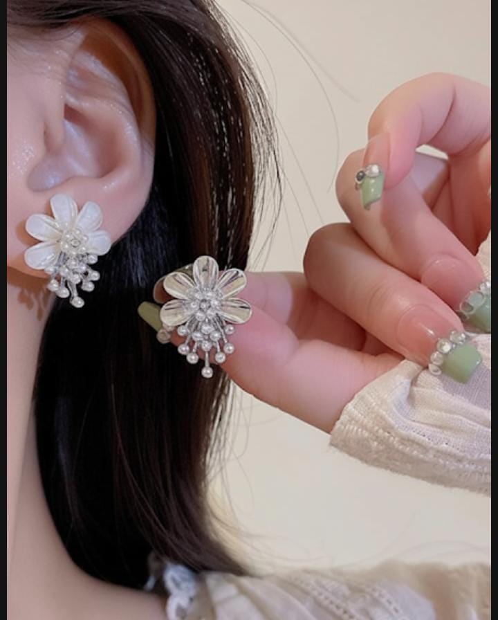 ZJX-162 Flower Pearl Korean Earrings