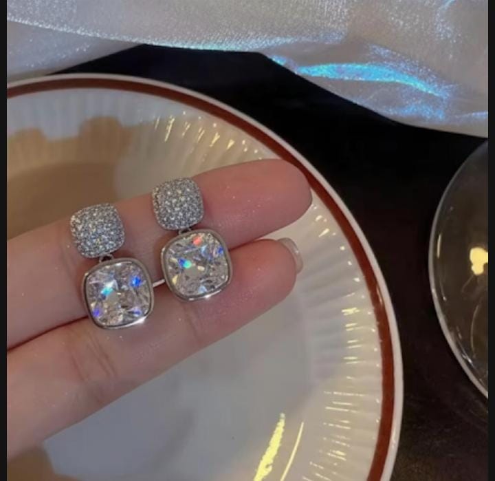 ZJE-163 Korean Zircon Crystal Earrings