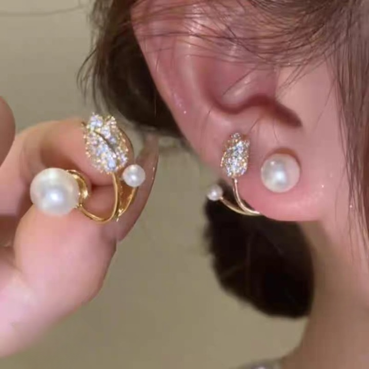 Beautiful Pearl Zircon Korean Flower Earrings