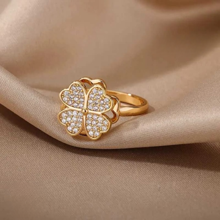 Clover Zircon Rotating Ring