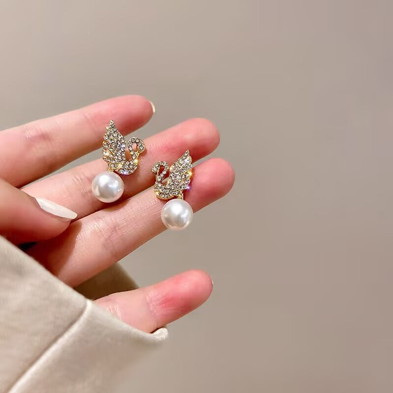 ZJE-911 Swan Pearl Earrings